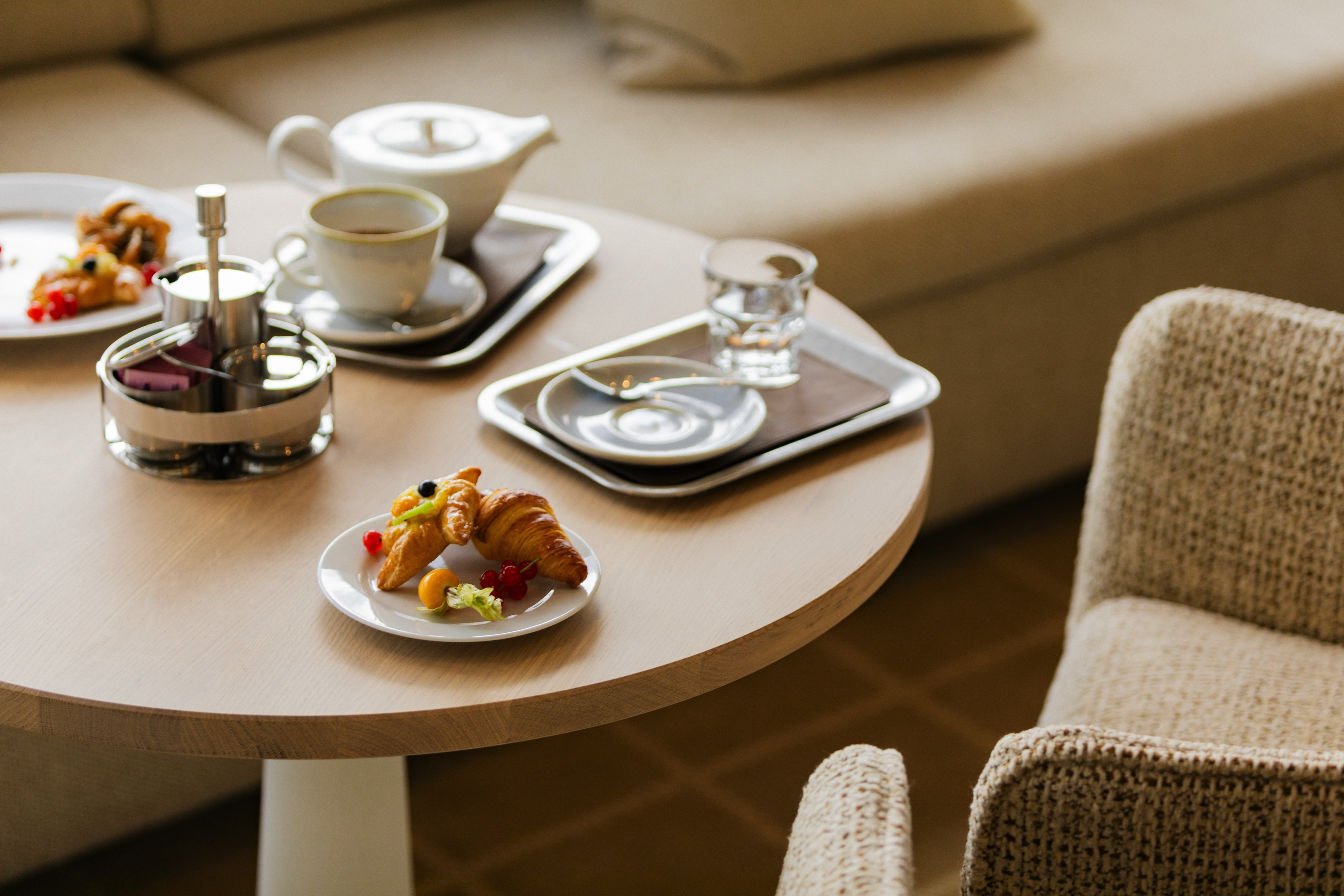 APT Solara - The Salon